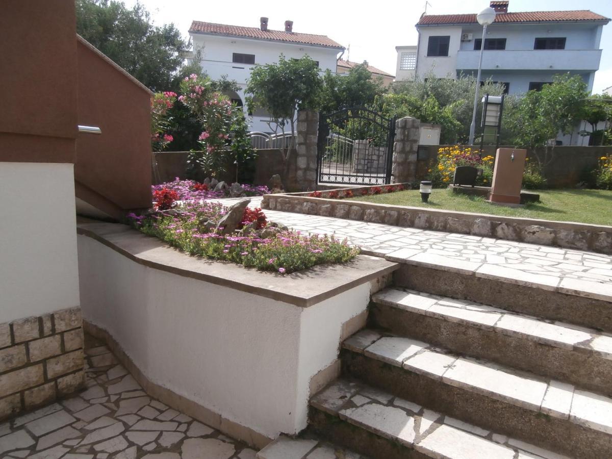 Apartments Mira Krk Krk Town Exterior foto